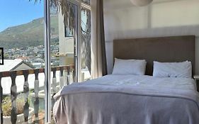 Independent Quaint Flat, Close To Beach
